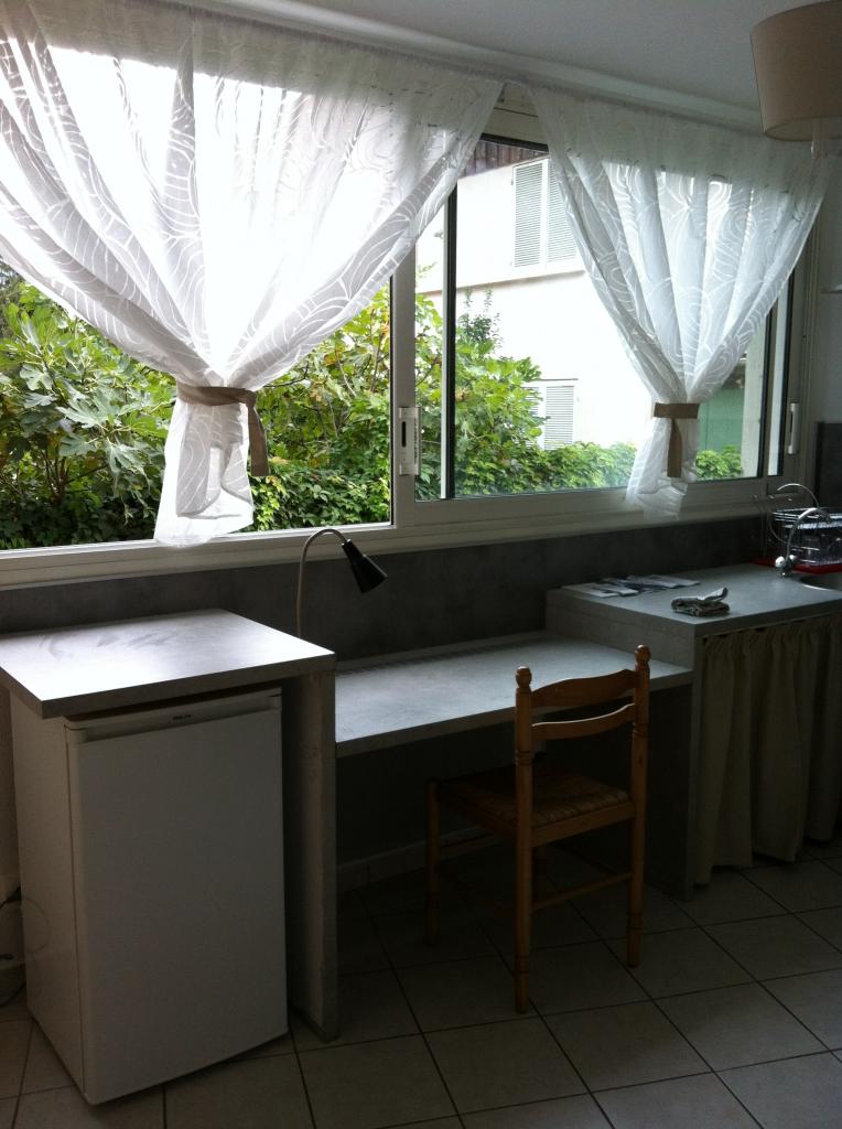 Coin bureau + frigo