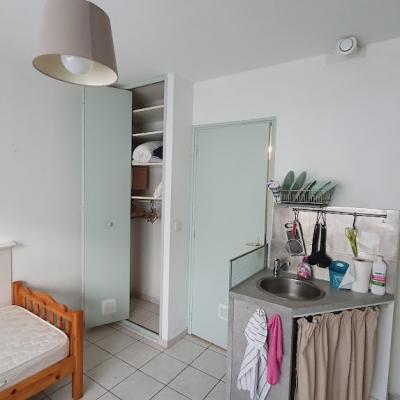 Studio 5 placard porte de sde et evier