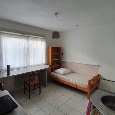 Studio 5 bureau et lit