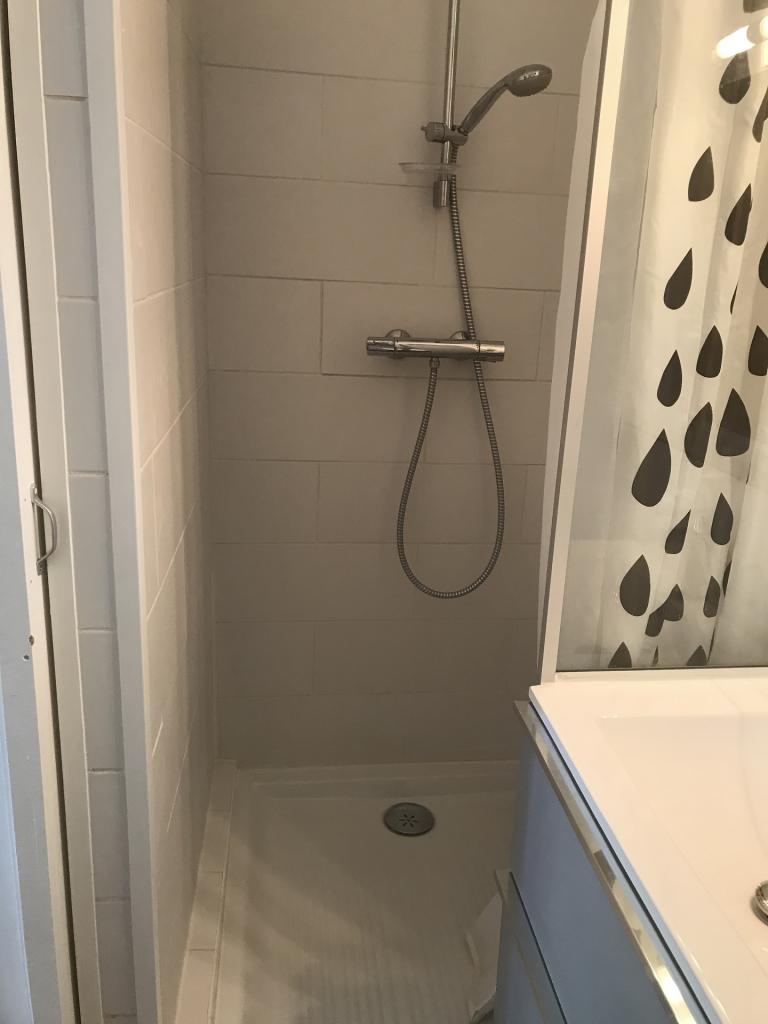 Studio meublé s13 douche 2